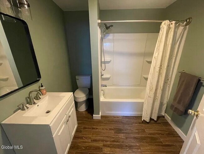 Building Photo - 110 Van Dam St