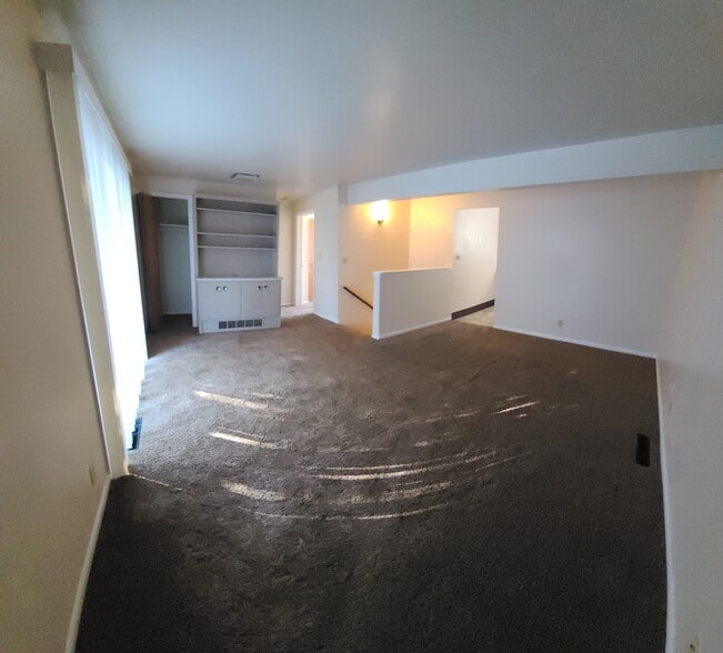 Building Photo - 120 Stanford Ave