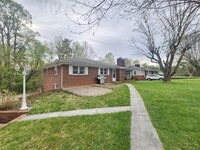 Building Photo - Great Candler Location!
