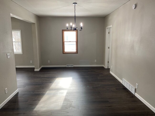 Building Photo - 500 Pier St