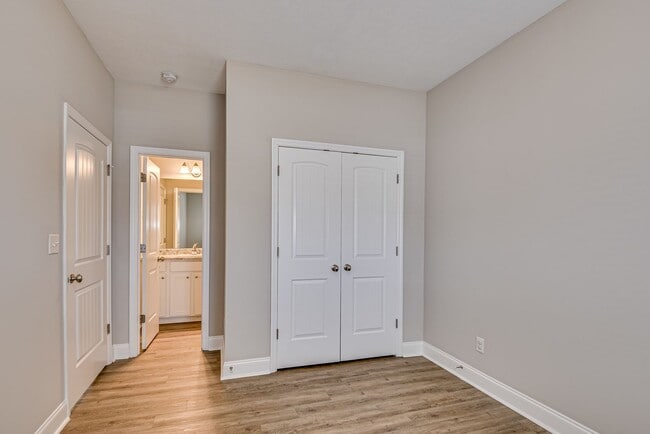 Building Photo - 2 Bed/ 2 Bath Townhome - 7 Minutes from Fort Gordon!