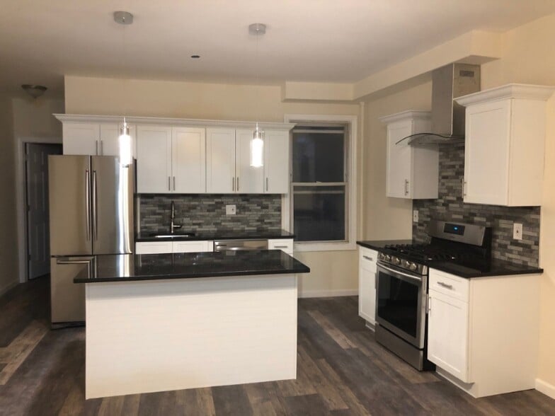 Building Photo - 42 Highwood Terrace