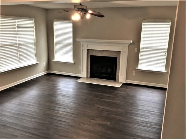 Building Photo - 4924 Lighthouse Ct
