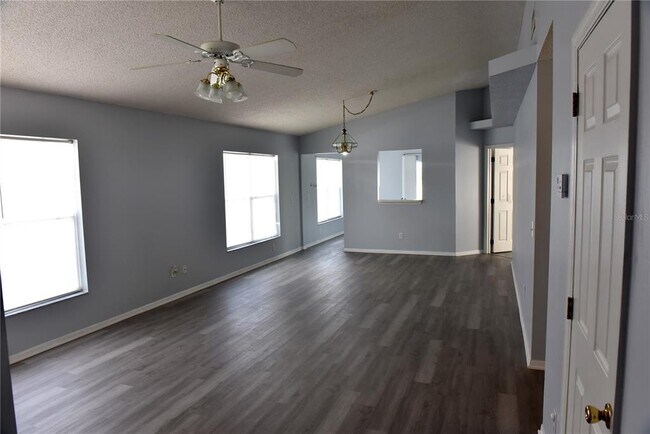 Building Photo - 271 Daniels Pointe Dr
