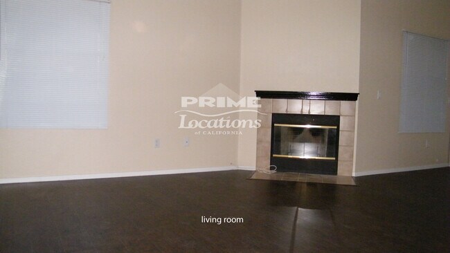 Building Photo - Spectacular Pacific Sunset condo