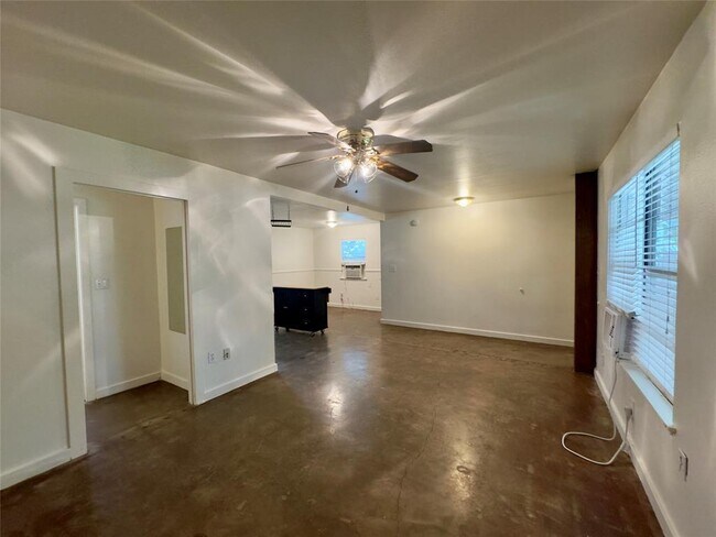 Building Photo - 4708 Red River St