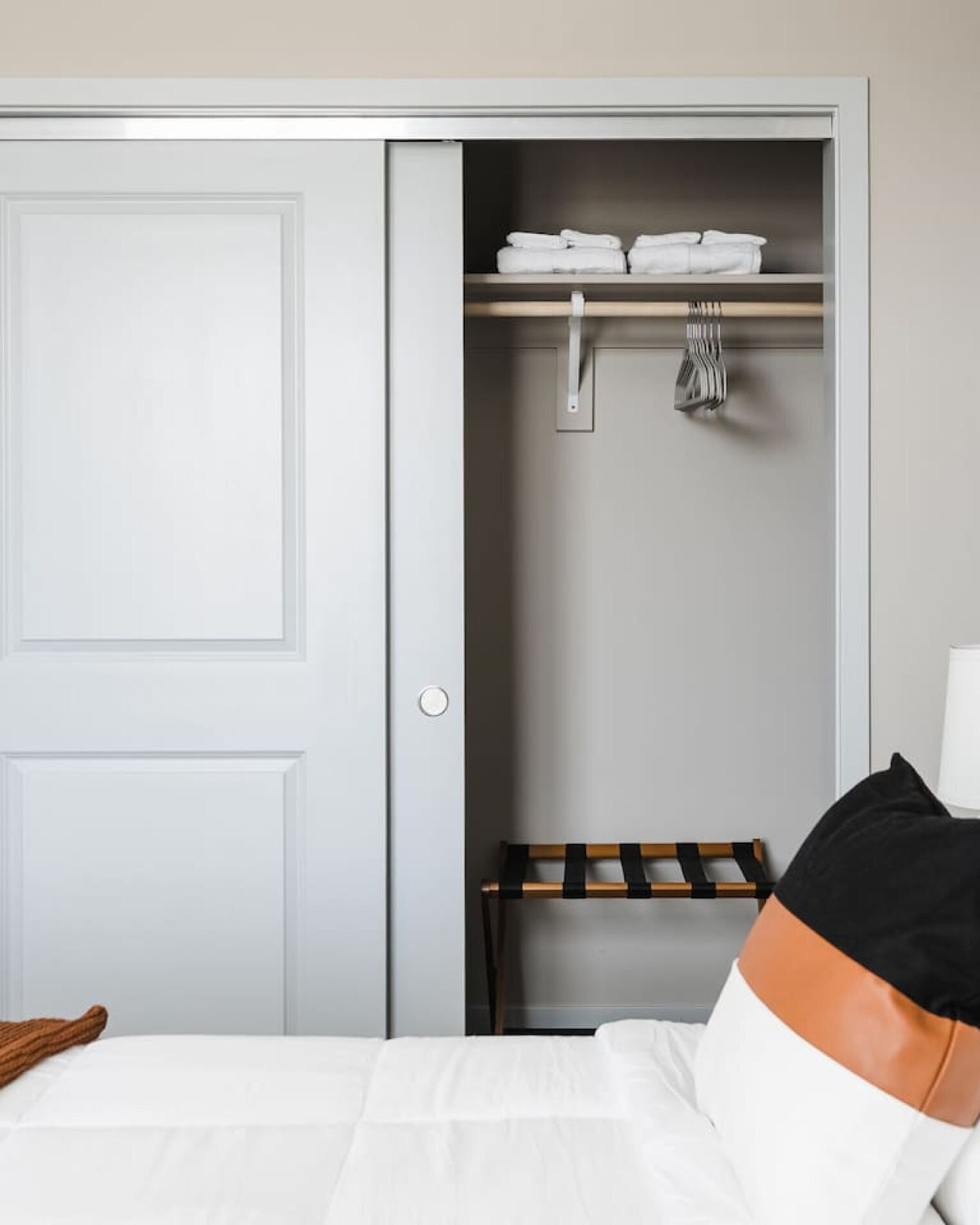 Building Photo - 5825 Sunset Wy