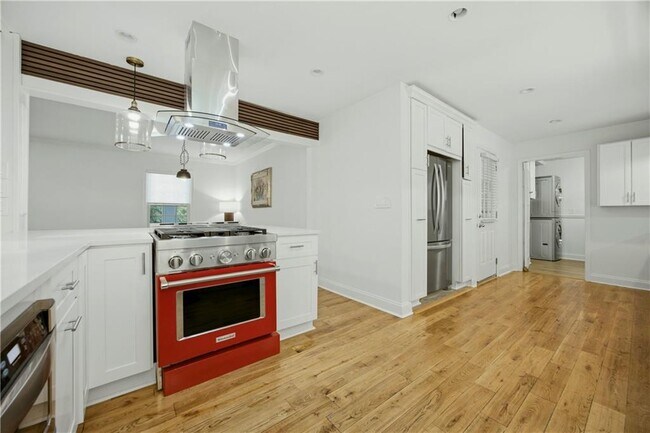 Building Photo - 2220 Spring Mill Cove