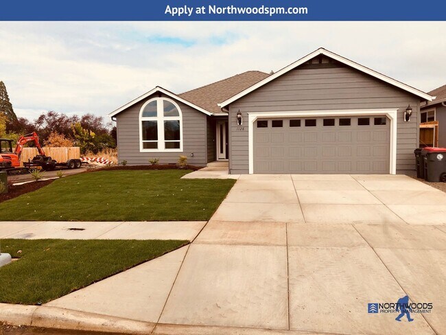 Building Photo - Recently Reduced-Newer 3 bed, 2 Bath Home ...