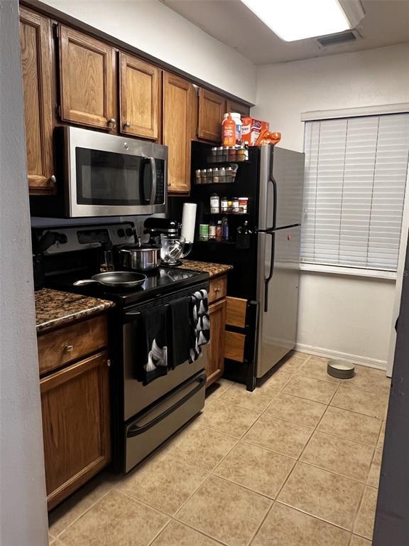 Building Photo - 202 Riverbend Dr