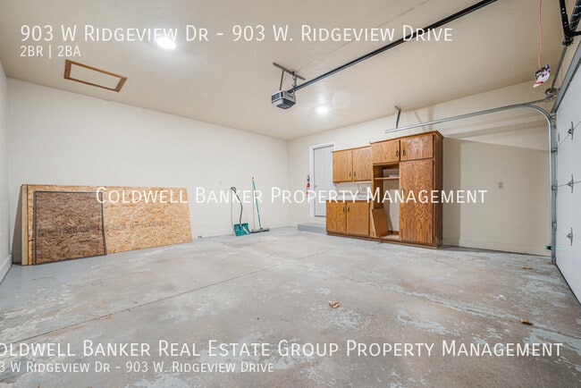 Building Photo - 903 W Ridgeview Dr