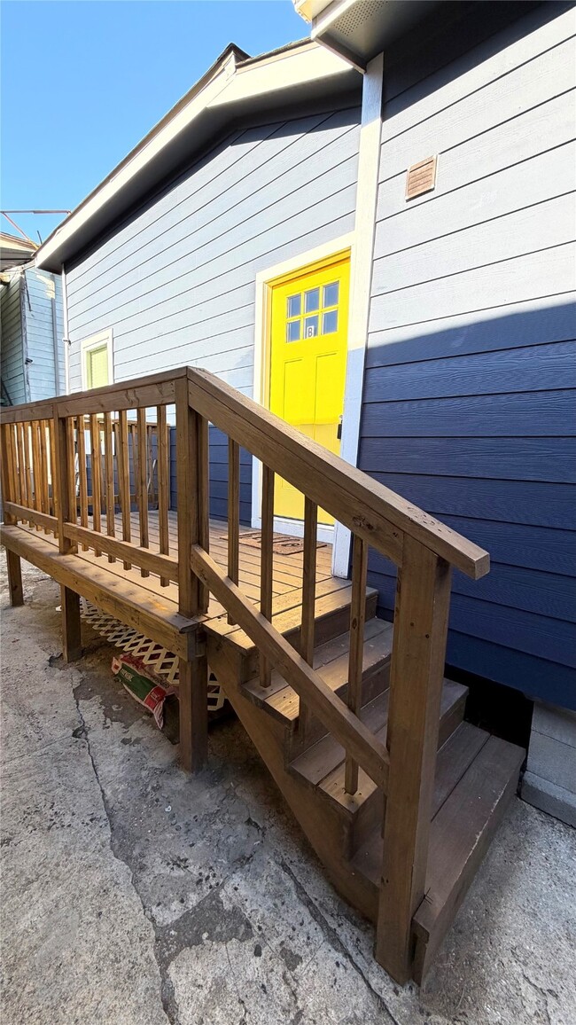 Building Photo - 2115 Fulton St