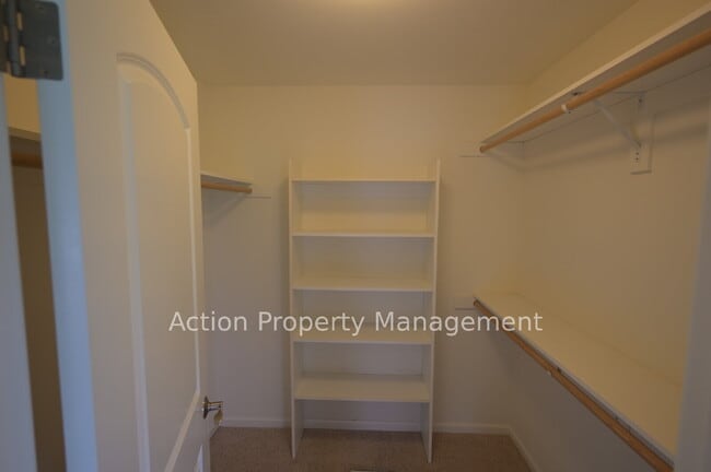 Building Photo - 2+ bed, 2 bath, 3 car garage in Sherwood Village, Sequim