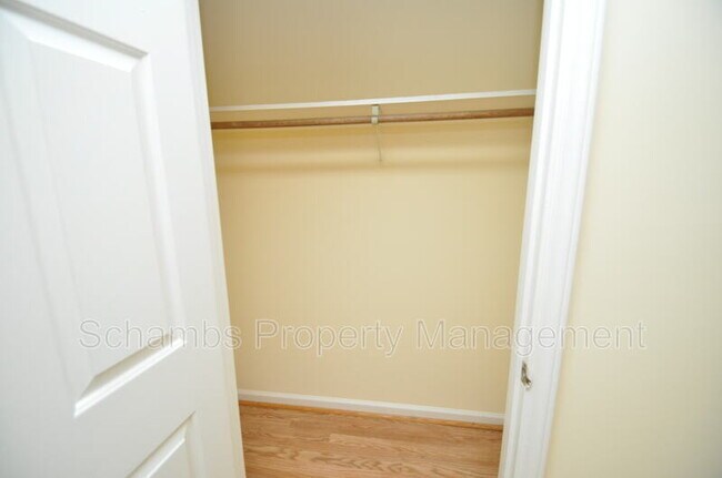 Building Photo - 6104 Deerwood Pl