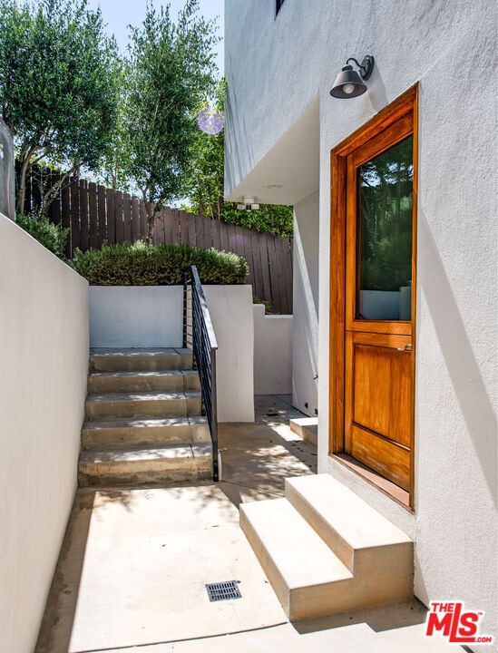 Building Photo - 3606 Berry Dr