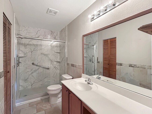 Building Photo - Spacious 5-Bedroom Retreat with Oversized Primary Suite in Converse