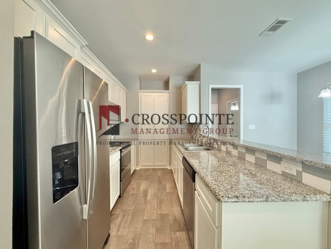 Building Photo - Tour Today! 2 bedroom 2 bathroom duplex in Tyler!