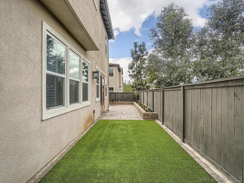 Building Photo - 8710 Barbados Ln