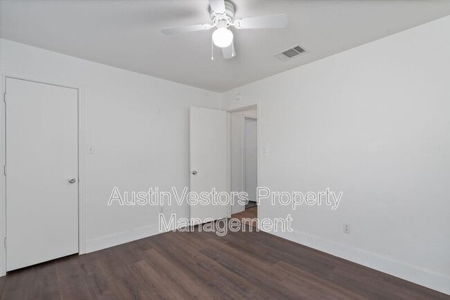 Building Photo - 1015 Glen Meadow Cove