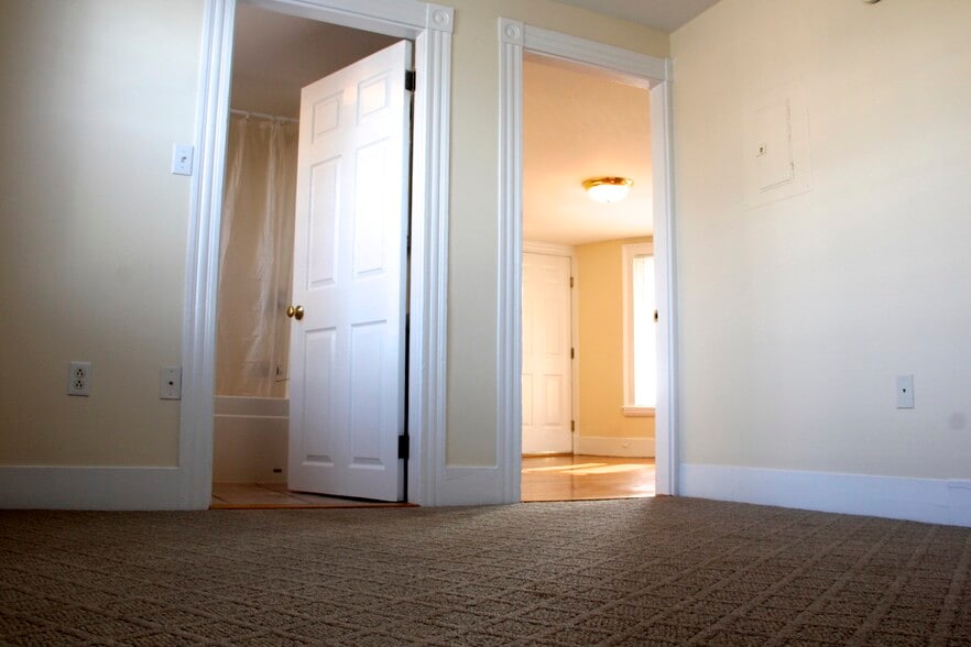 Building Photo - 158 Pearl St