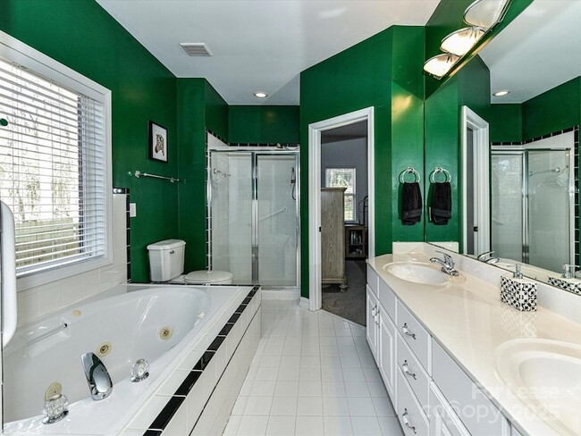 Building Photo - 6915 Pleasant Dr