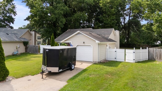 Building Photo - 609 Maxwood Ct