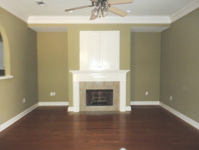 Building Photo - Shenandoah area 3BR/2BA house with dbl garage