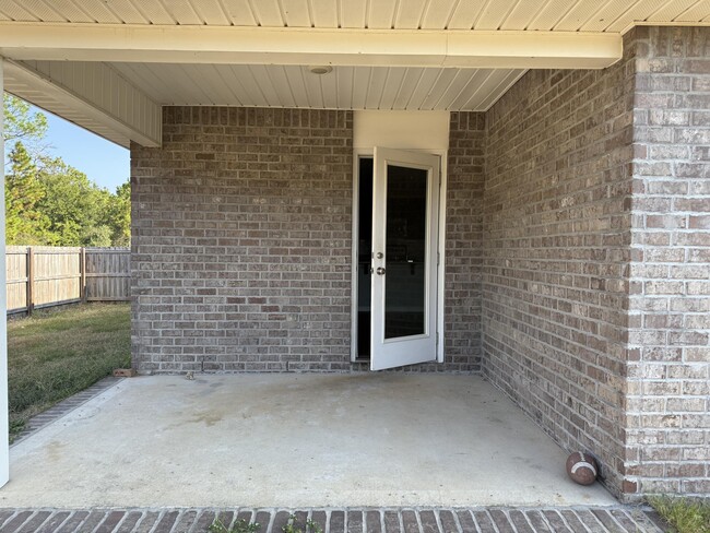 Building Photo - 905 Merganser Way