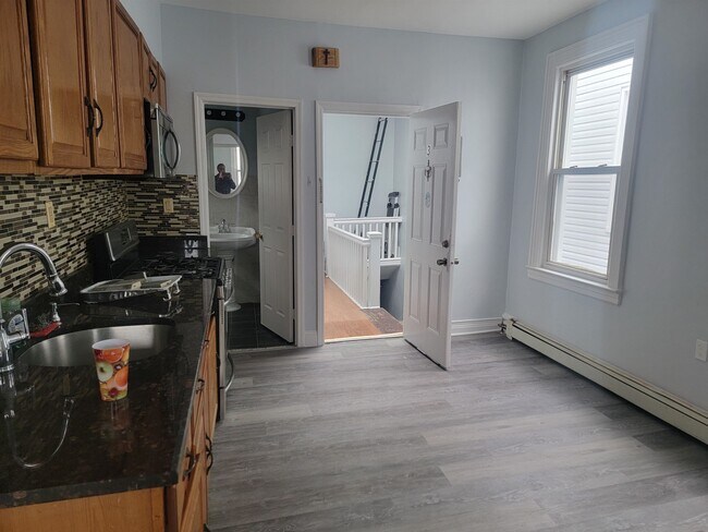 Building Photo - 291 Cator Ave