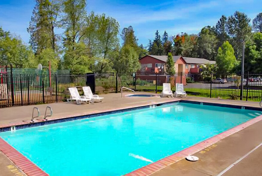 Fairview Oaks Woods 22701 NE Halsey St Fairview OR 97024 Apartment