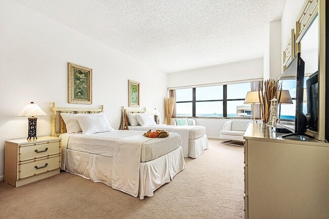 Building Photo - 5000 N Ocean Blvd