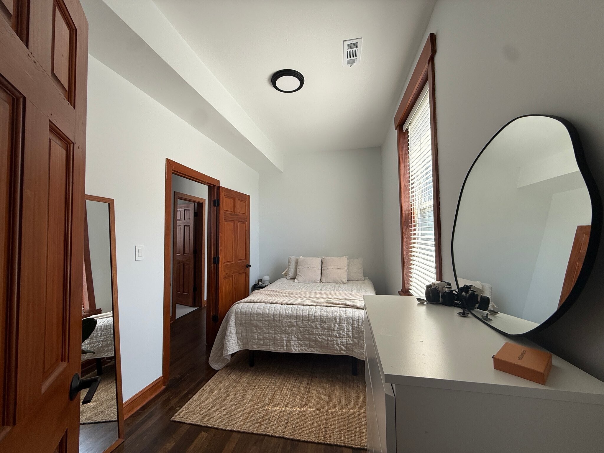 Building Photo - 2842 W Augusta Blvd