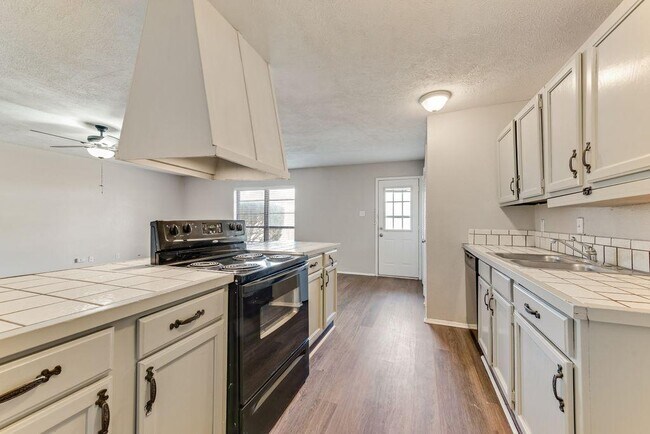 Building Photo - 4209 Martindale Dr