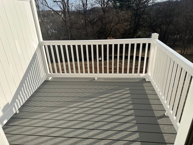 Building Photo - The Hills Townhomes 301-310