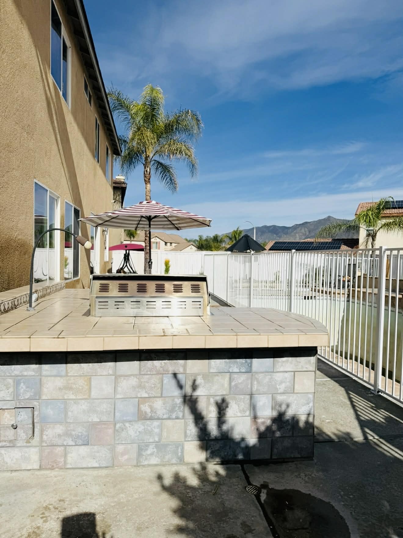 Building Photo - 1985 Meridian St