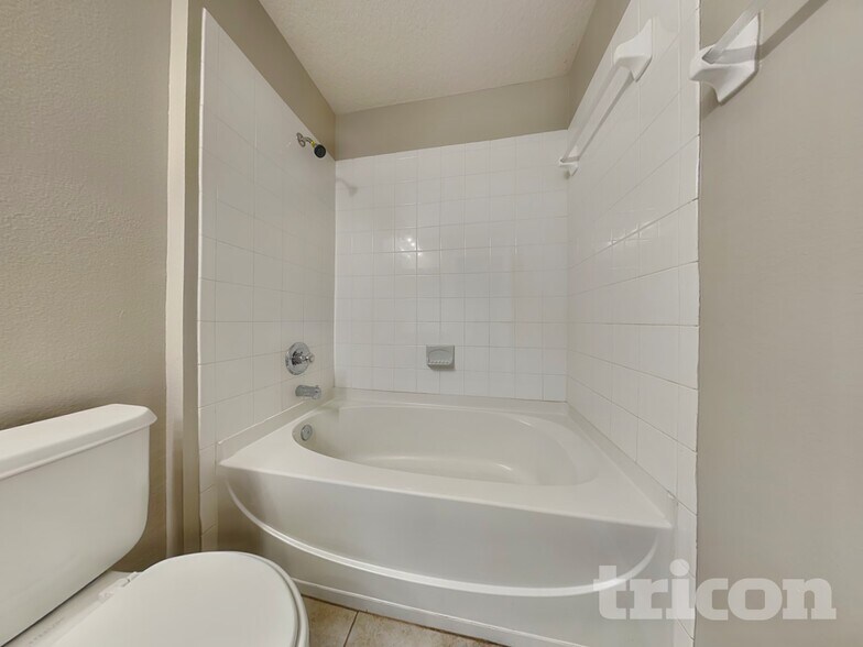 Building Photo - 25921 Terrawood Loop