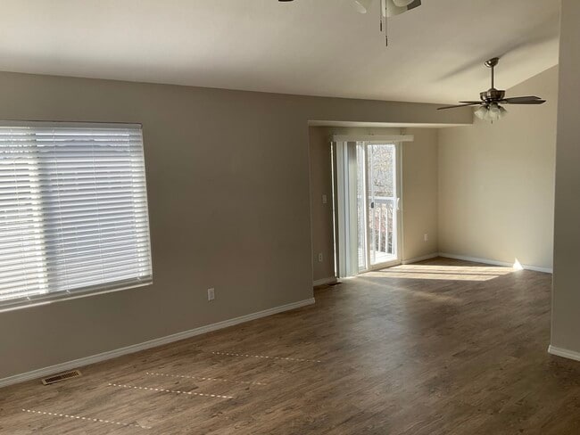 Building Photo - 2850 Leoti Dr