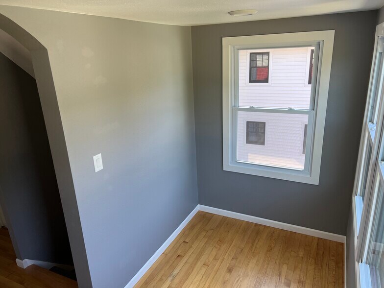 Sunroom - 1124 Emerald St