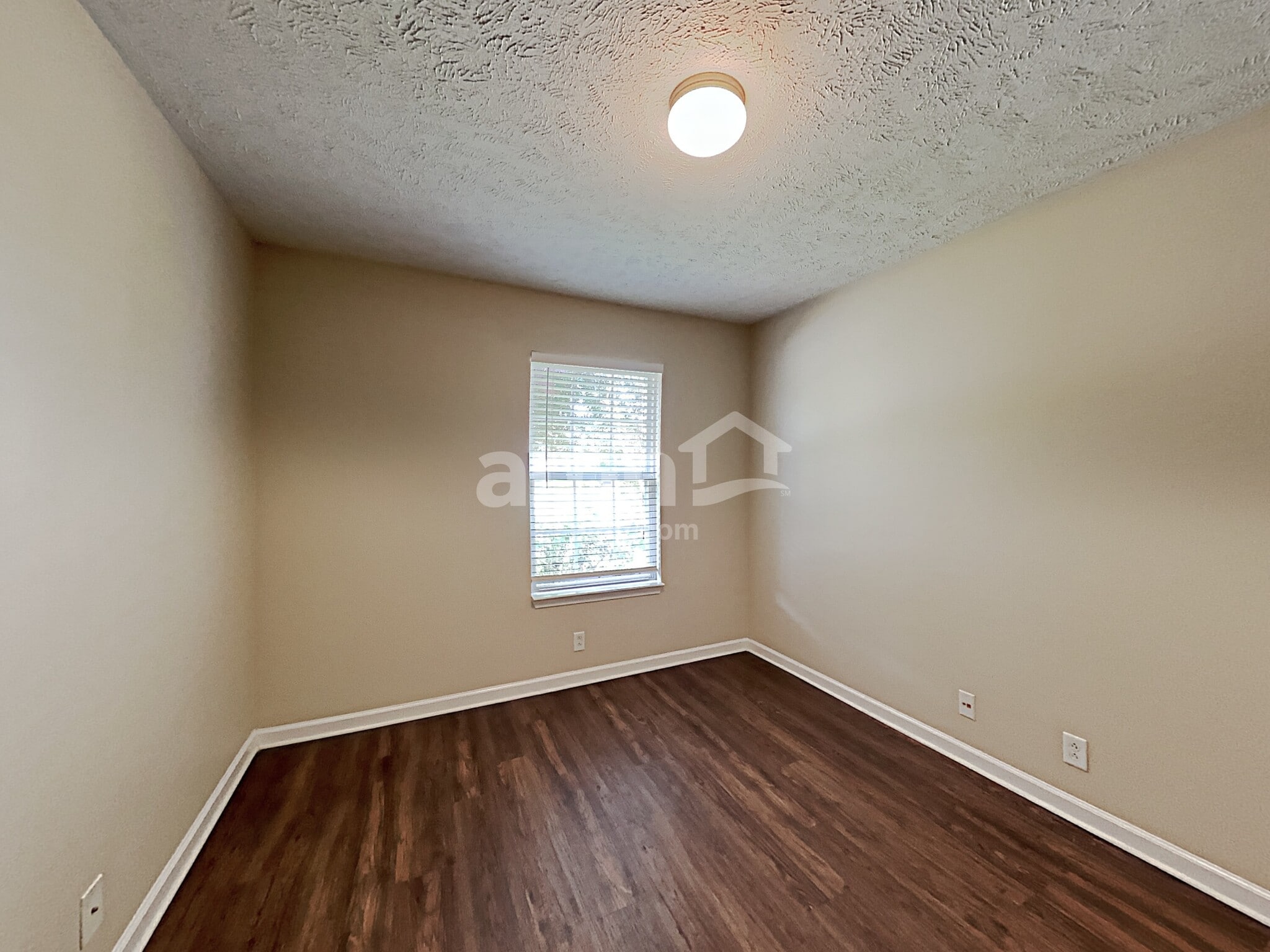 Building Photo - 1331 Mac Duff Dr