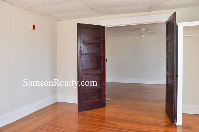 Building Photo - 115 Waterman Ave