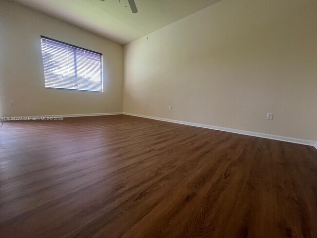 Building Photo - 3500 Oaks Clubhouse Dr