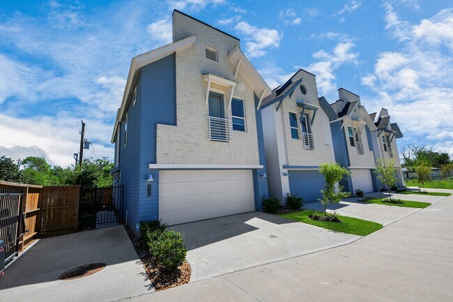 Building Photo - 1053 Glenn Ave
