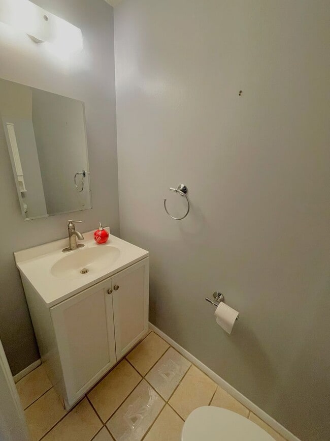 Building Photo - Newly Renovated 3 Bed 2.5 Bath Townhome With A Fenced Yard In Bannerwood Community