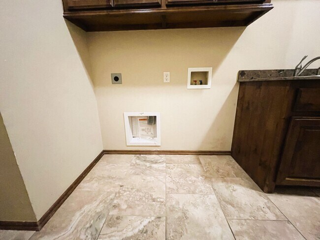 Building Photo - 14812 Brent Cir