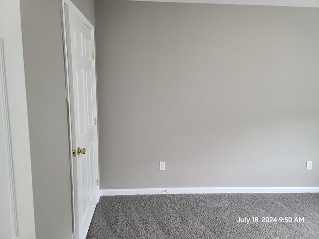 Building Photo - 3 Bedroom Townhouse for Rent in Waynesboro!