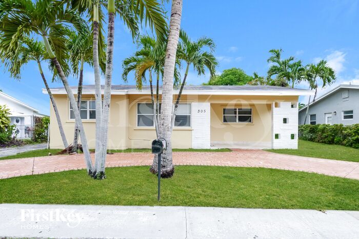 Primary Photo - 305 SW 9th Terrace