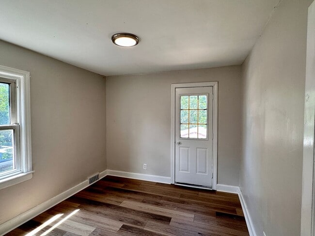 Building Photo - LARGE WESTSIDE FULLY REHABBED HOME -  3 be...