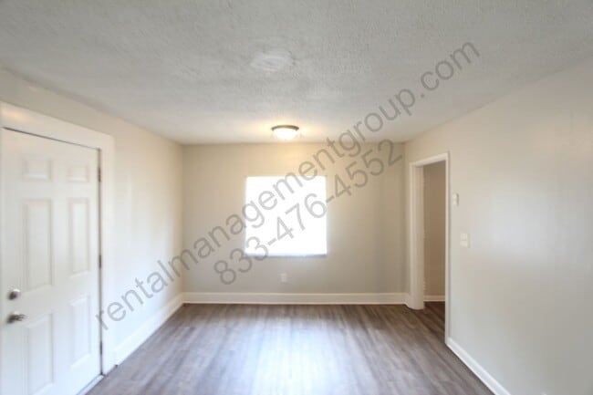 Building Photo - New on The Market!!  Convenient Location!!