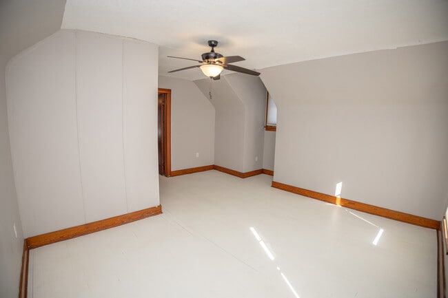 Building Photo - 5410 Simpson St