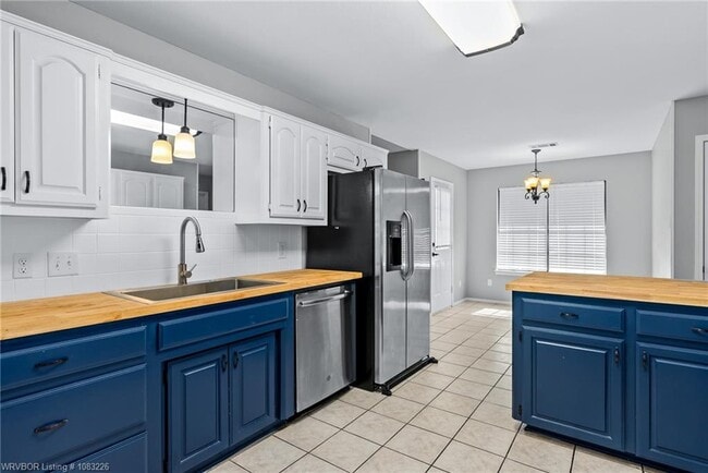 Building Photo - 8808 Skypark Dr